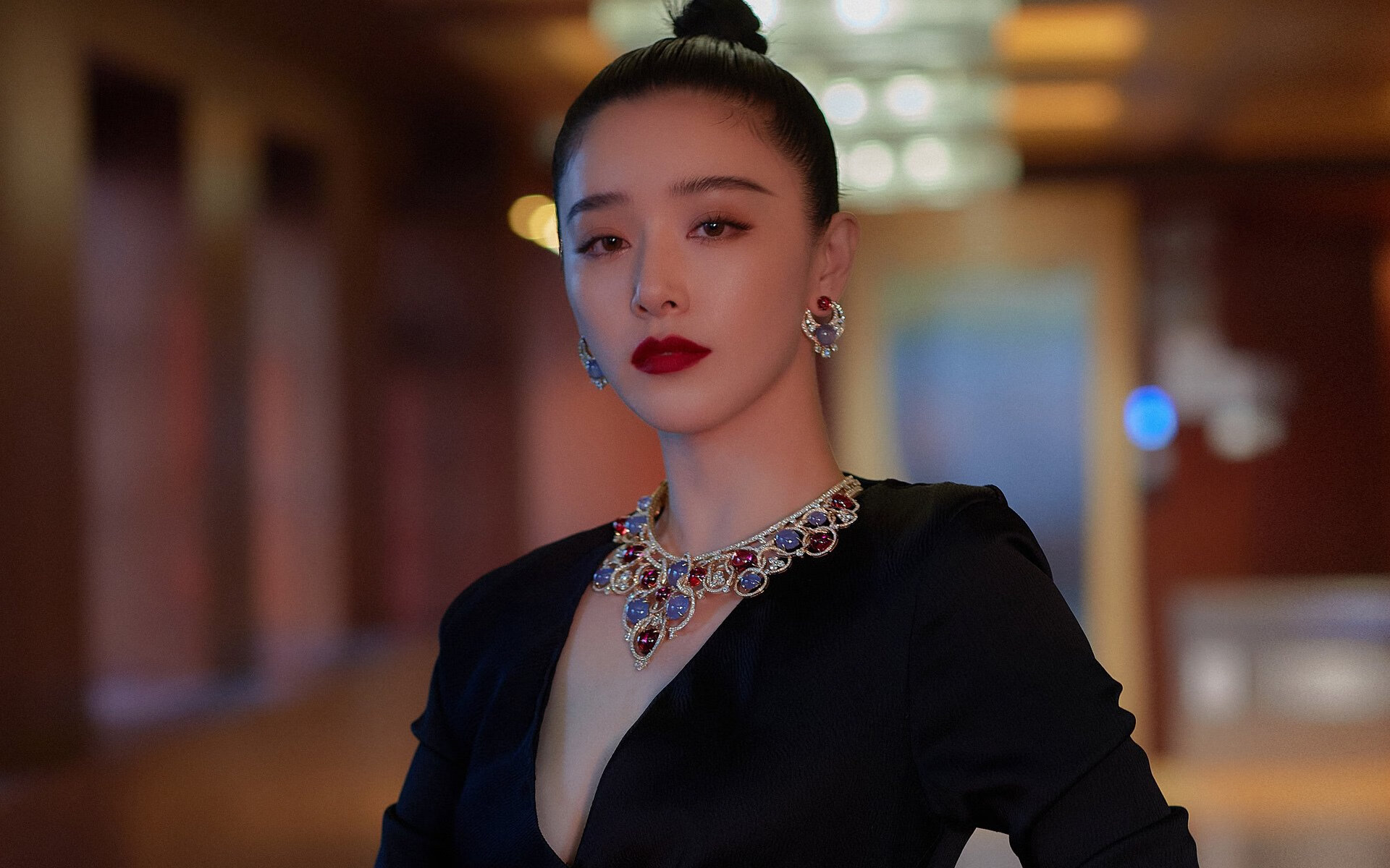 德甲球队利用情绪波动曲线预测关键时刻战术执行效率，情绪波动理论